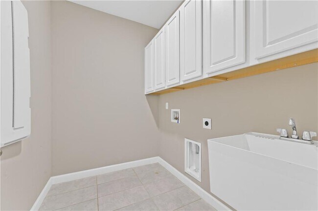 Building Photo - 4832 Miller Ridge Blvd