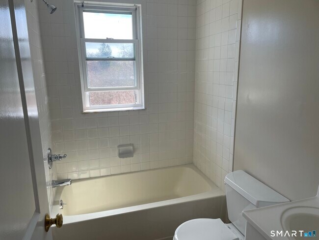 Building Photo - 73 Gould Ln