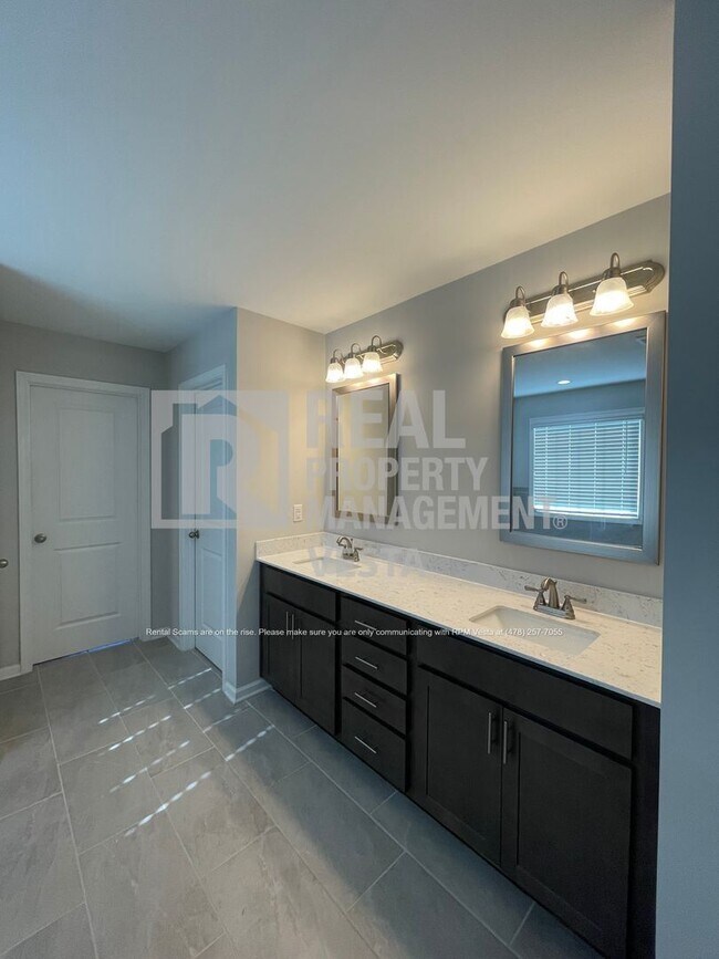 Building Photo - 109 Hidesta Ct