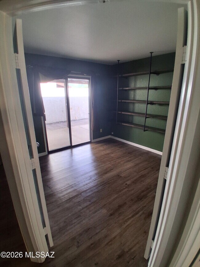 Building Photo - 4813 W Doria Dr
