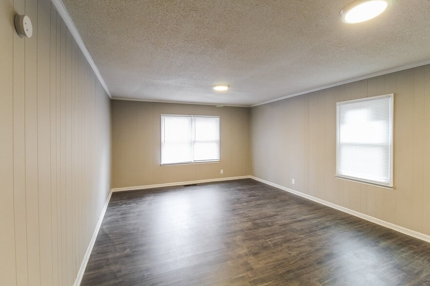 Building Photo - 4277 White Oak Ct