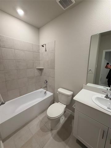 Building Photo - 711 Dotty Dr