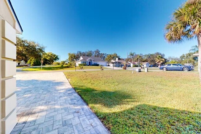 Building Photo - 102 Titan Dr