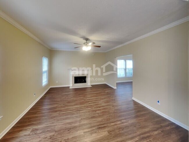 Building Photo - 7028 Oak Brook Terrace