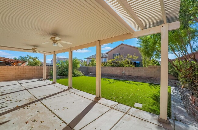 Building Photo - 4 bedroom, 2.5 bathroom, Summerlin Home, Low Maintenance Yard