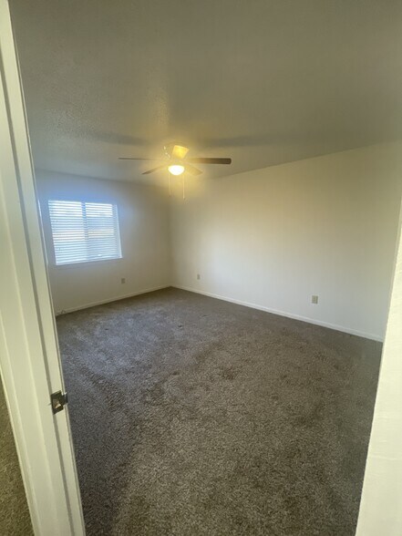 Building Photo - Deer Run Apartments