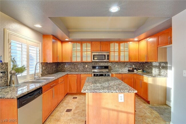 Building Photo - 5831 Salmon Falls St