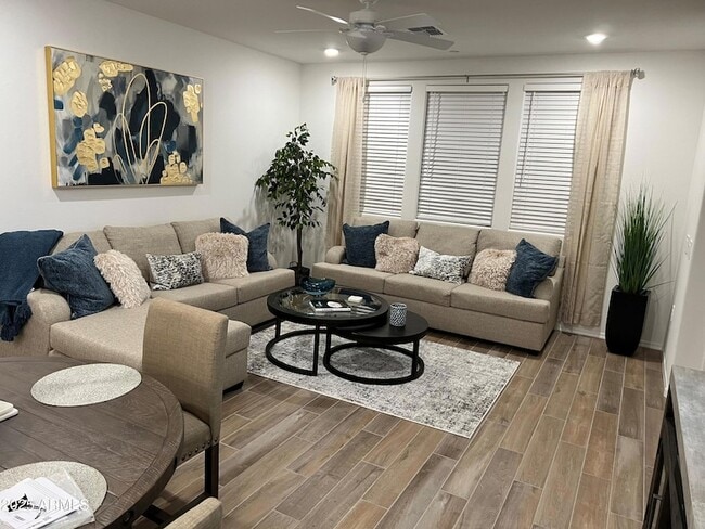 Building Photo - 1822 E Chelsea Ln