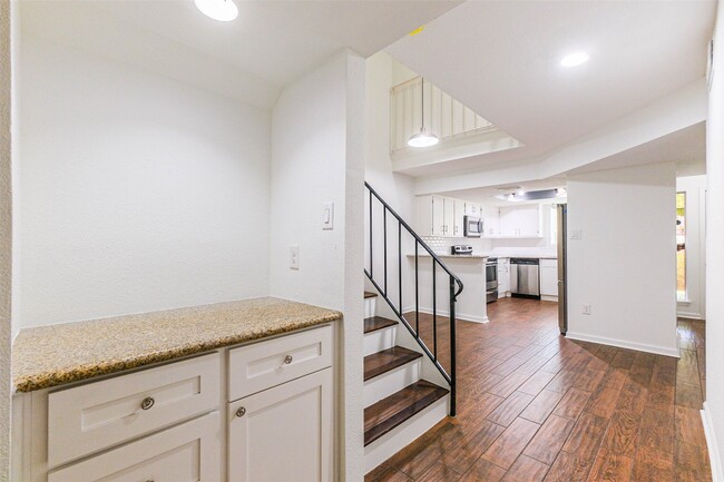 Building Photo - 5005 Georgi Ln