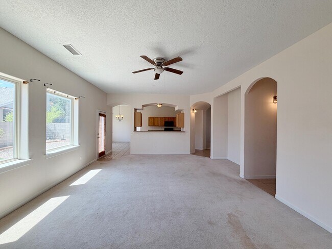 Building Photo - 6216 Calle Vizcaya NW