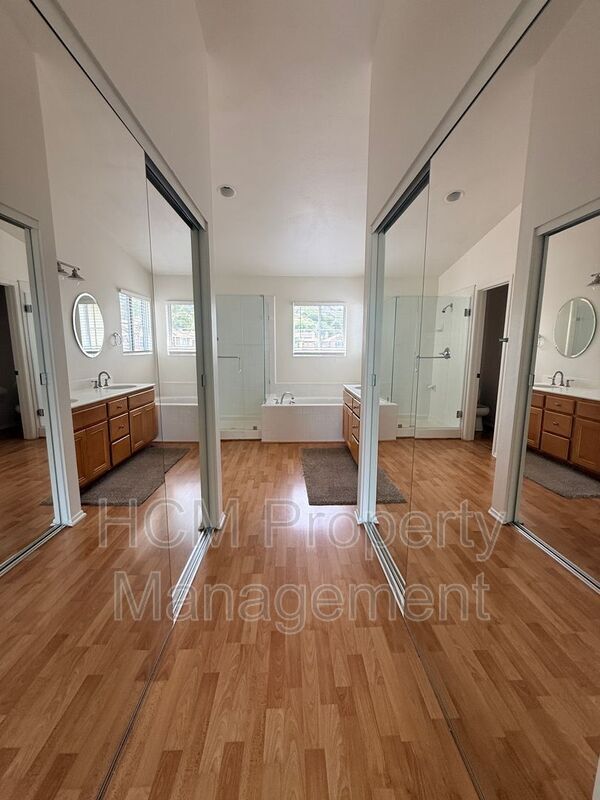 Building Photo - 20 Tumbleweed St