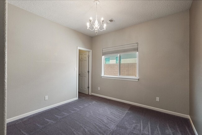Building Photo - 224 Valle Alto Dr NE