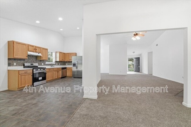 Building Photo - 407 Crested View Dr