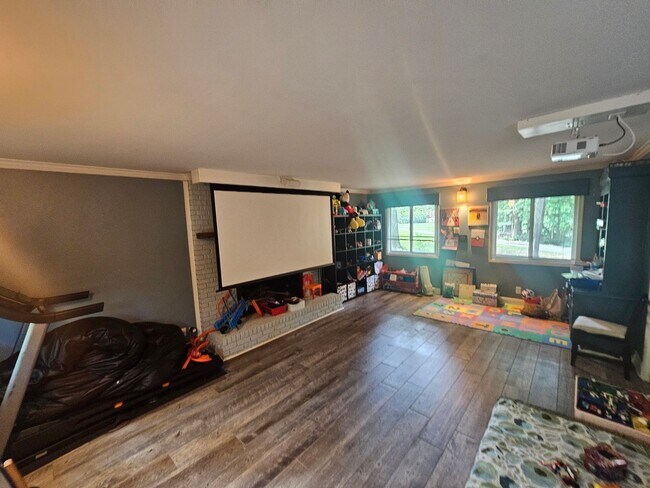 Building Photo - Large Private Lot with 3BR home in Concord!