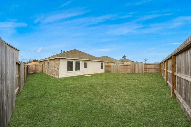 Building Photo - 833 Vlg Brk Dr