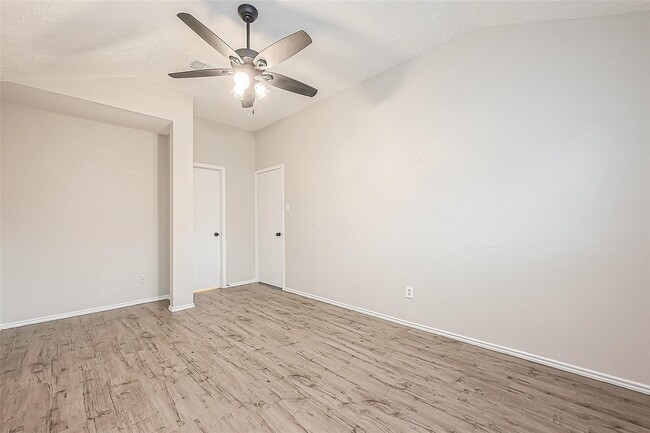 Building Photo - 9247 Autumnsong Dr