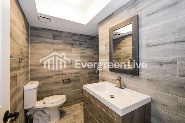 Building Photo - 4637 N 21st Ave