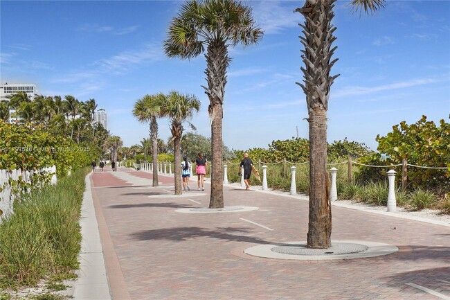 Building Photo - 5101 Collins Ave