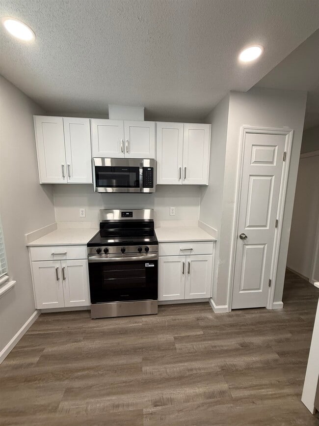 Building Photo - 4008 Bothwell Terrace