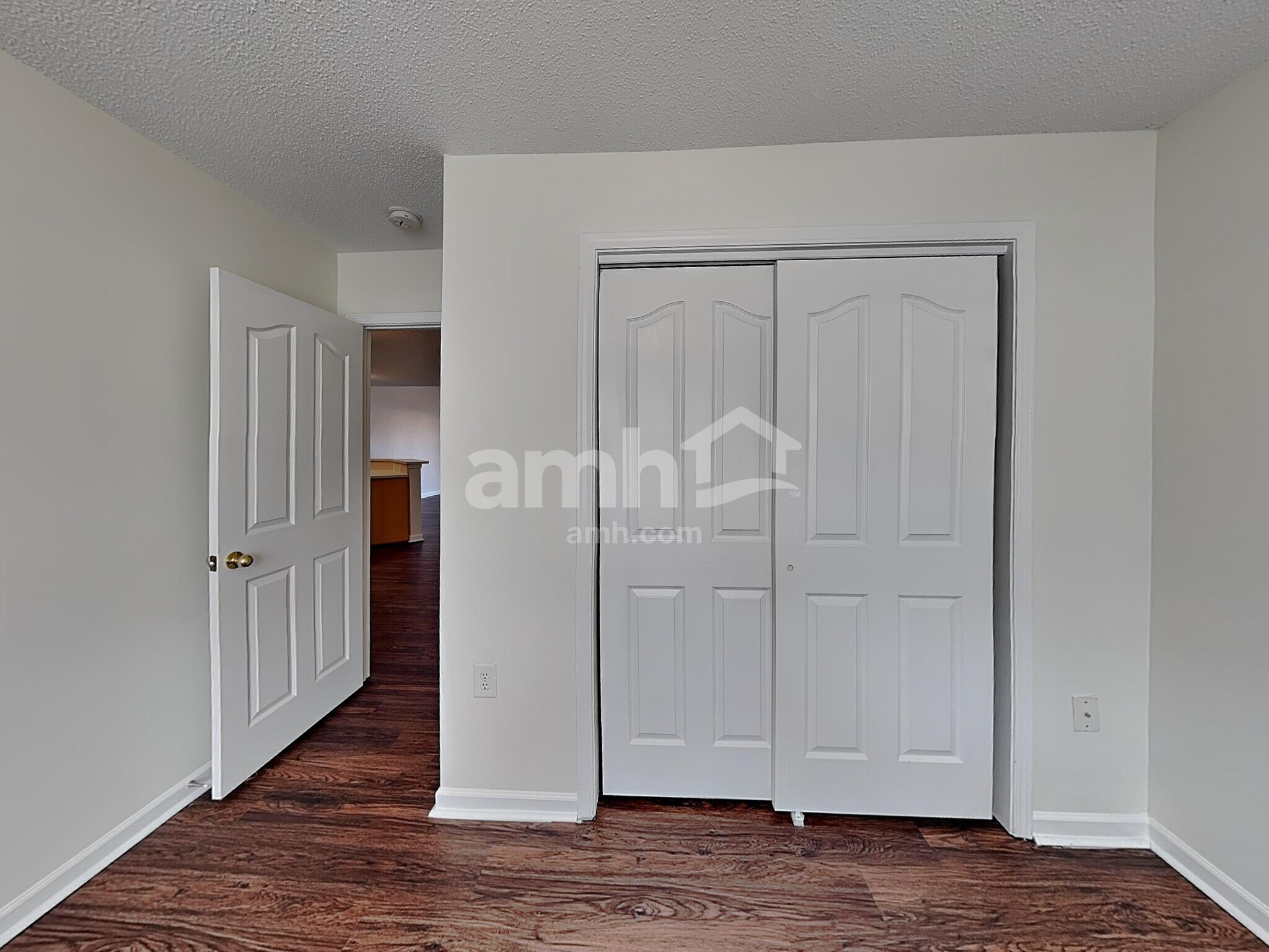 Building Photo - 127 Hampshire Dr