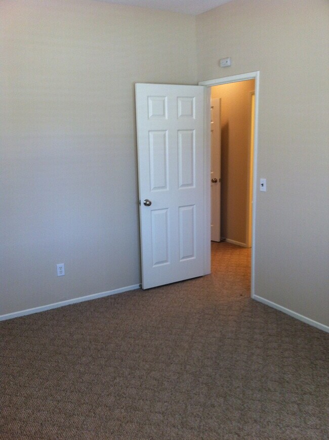 Building Photo - Beautiful 4 bedroom home in Eagle Ranch!