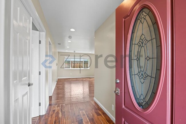 Building Photo - 1674 Noreen Dr