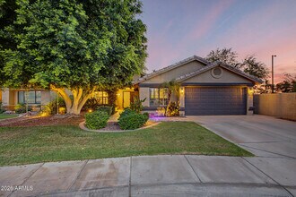 Building Photo - 3040 S Rosemary Dr