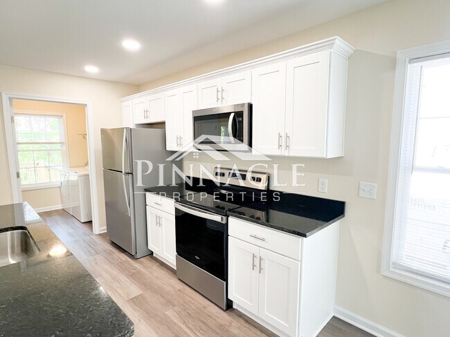 Building Photo - 2305 Tazewell Ave