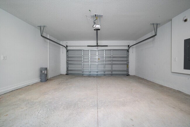 Building Photo - 5858 Le Marin Wy