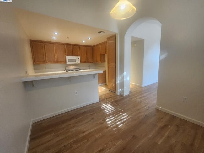 Building Photo - 1536 Corte Reina Common