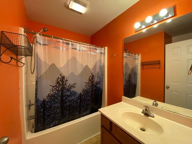 Building Photo - Available August 26th, 2026!