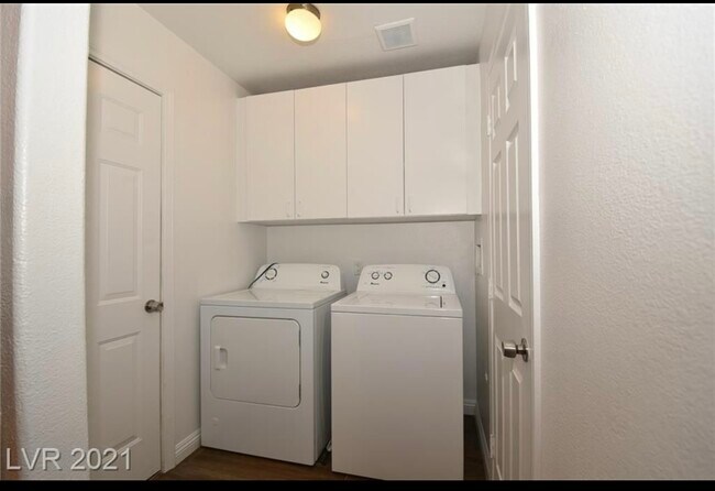 Building Photo - 276 Star Cluster Cir