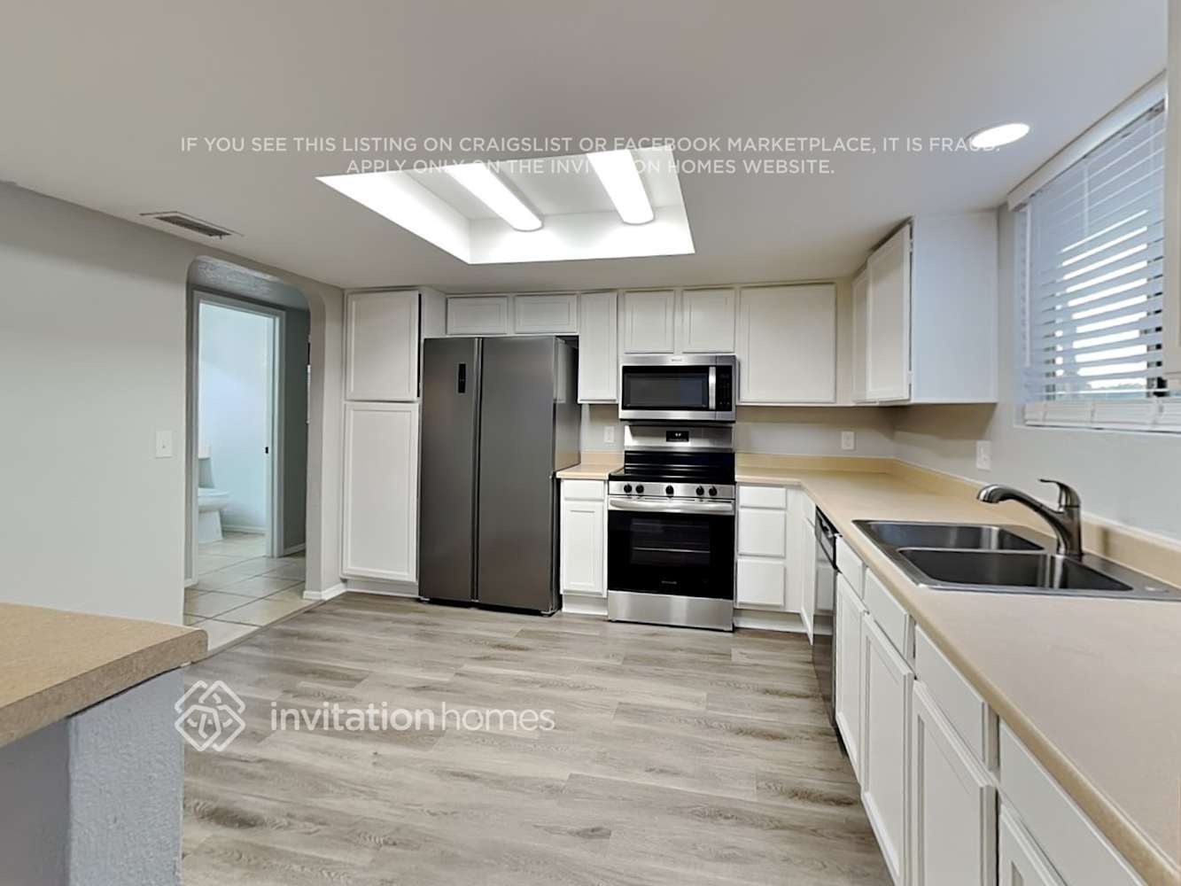 Building Photo - 1208 W Sand Hills Ct