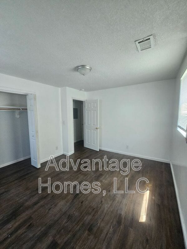 Building Photo - 746 N 70th St