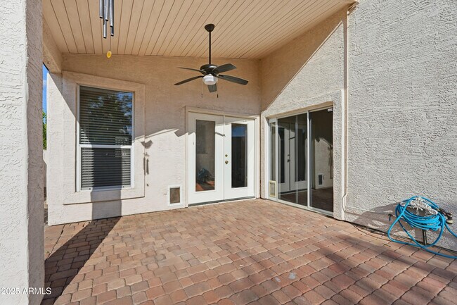 Building Photo - 2059 E Huron Ct