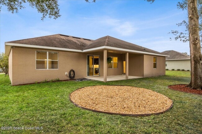 Building Photo - 516 Walking Fern Loop