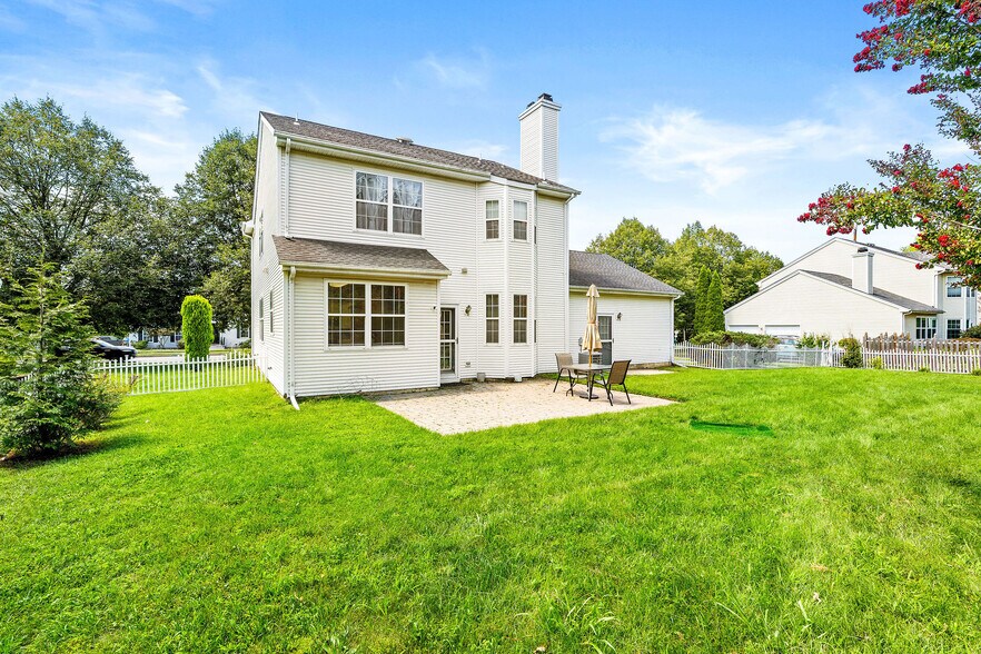 Building Photo - 412 Denow Rd