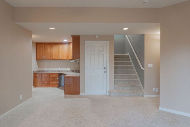 Building Photo - 3345 Bentley Ave