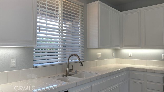 Building Photo - 1733 Sharon Ct