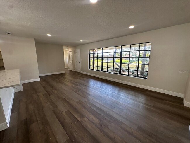 Building Photo - 1611 Canal Ct