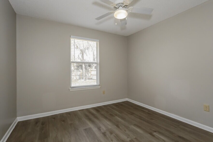 Building Photo - 3402 Westfield Dr