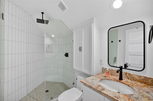 Building Photo - 3627 Stoneridge Rd