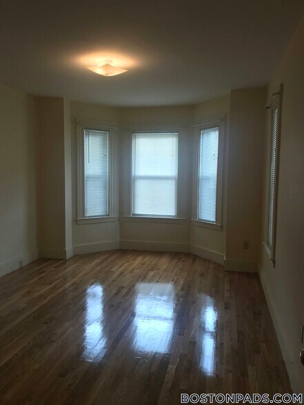 Building Photo - 19 Norumbega Terrace