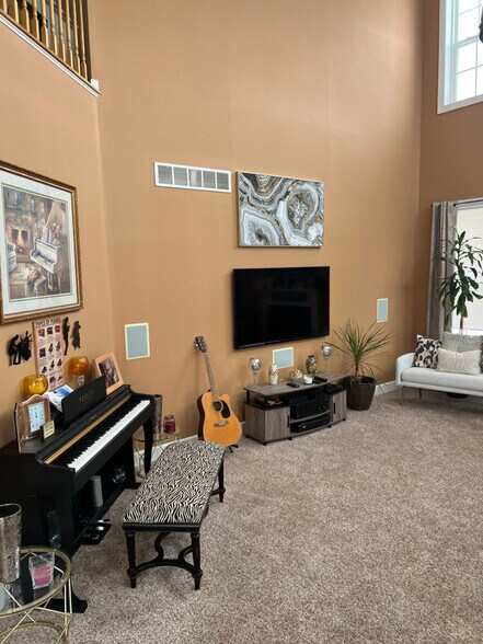 Building Photo - 135 Asbury Loop