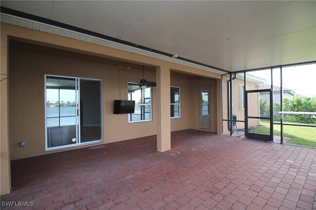 Building Photo - 2086 Grove Dr