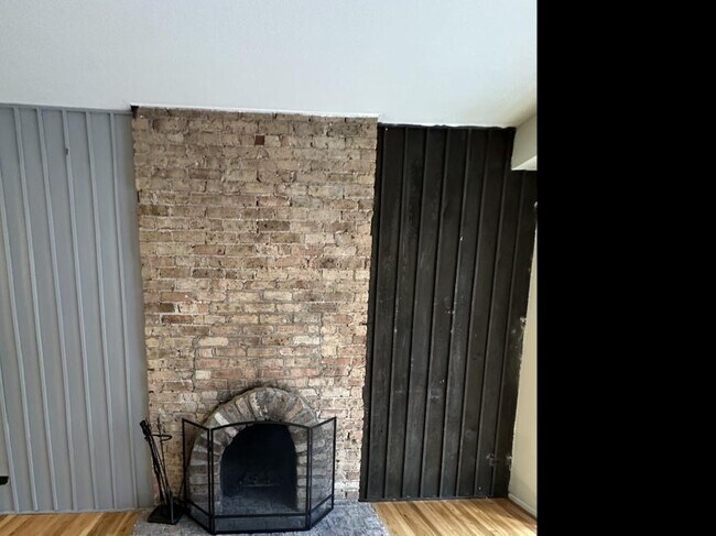 Building Photo - 2 bedroom in Chicago IL 60657