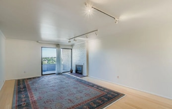 Building Photo - 800 N Pearl St