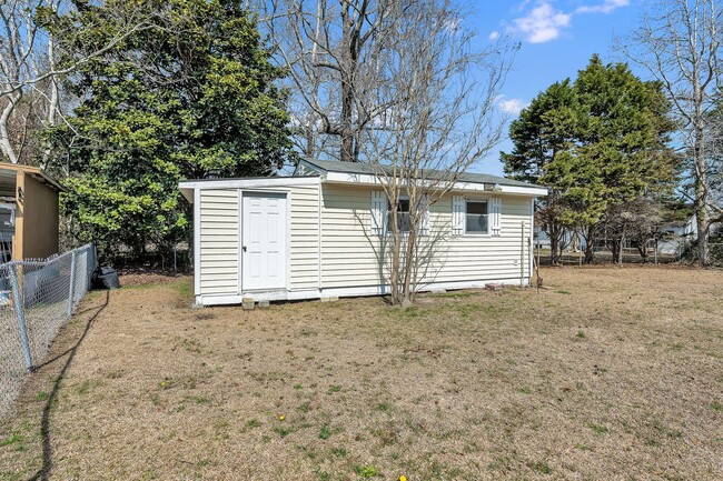 Building Photo - 306 Glancy St