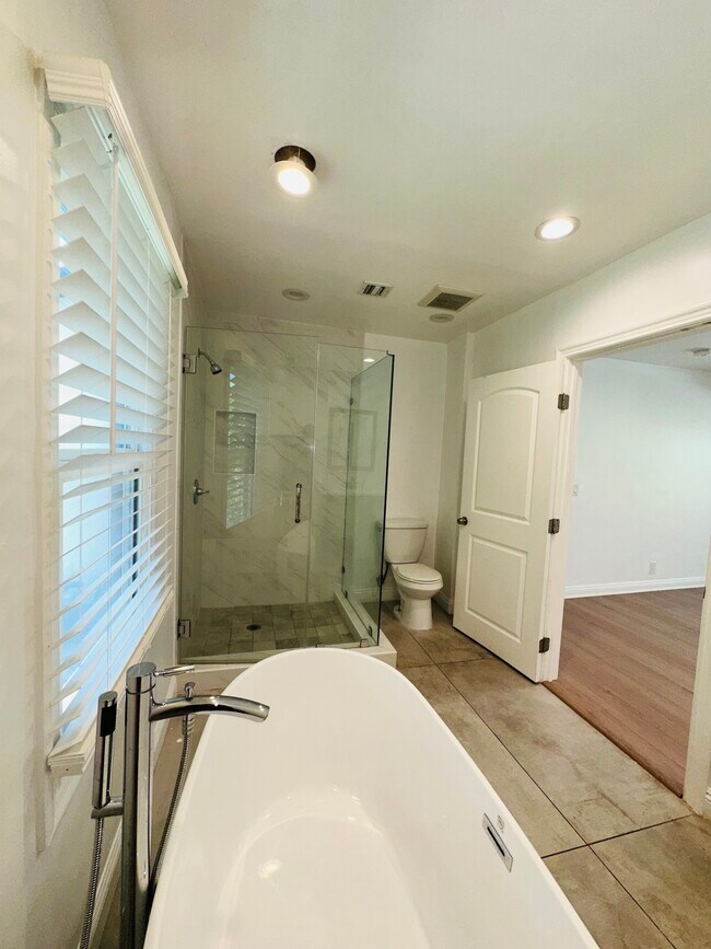 Building Photo - 5148 Otis Ave