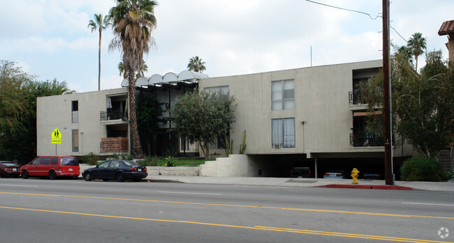 Building Photo - 6248 Woodman Ave